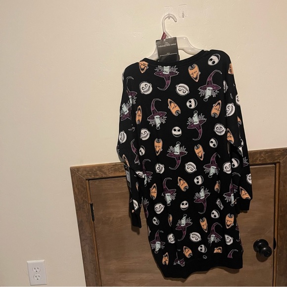 Disney Nightmare Before Christmas Sleepshirt Socks Set NWT - Picture 6 of 6